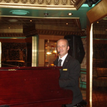 Live Music Pianobar