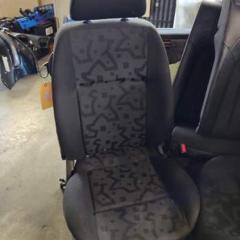 Sedile anteriore dx VOLKSWAGEN GOLF 4  del 1998
