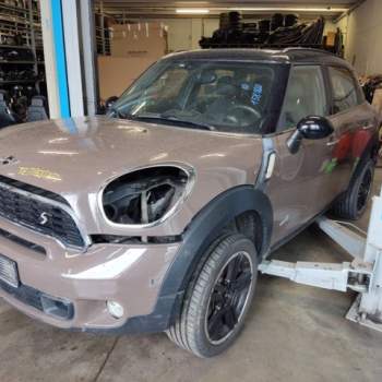 Ricambi MINI COUNTRYMAN 4X4 1598cc benzina  del 2011