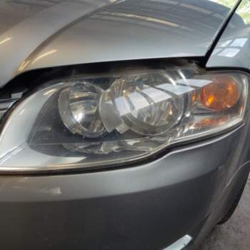 Proiettore sinistro AUDI A4  del 2005