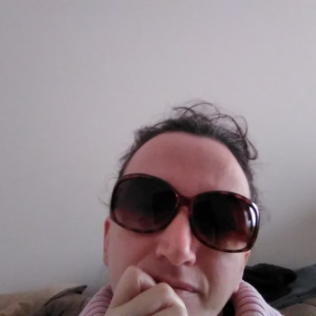 Ragazza italiana cerca compagno, convivenza, uomo serio 30 (30/60), indipendente