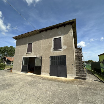 OLMO DI MIRA Intero compendio immobiliare composto da 3 abitazioni indipendenti 