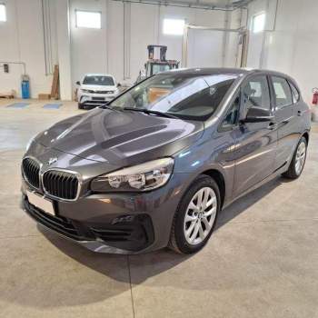 BMW 225