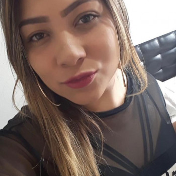 bella donna in cerca d'amore