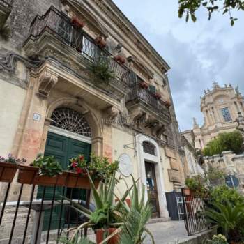 Palazzo in vendita a Modica (Ragusa)