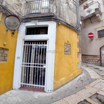 Negozio in vendita a Modica (Ragusa)