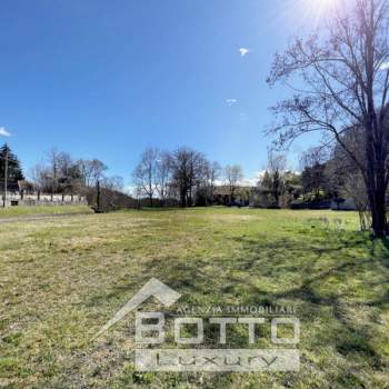 Terreno in vendita a Ameno (Novara)