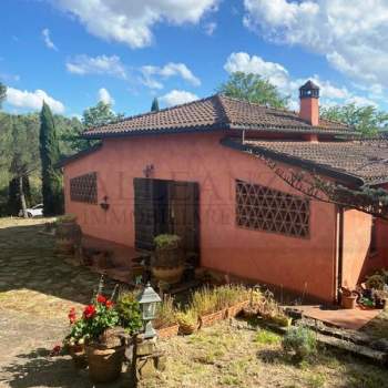 Rustico in vendita a San Casciano in Val di Pesa (Firenze)
