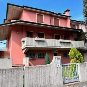 Bifamiliare in vendita a Castagnaro (Verona)