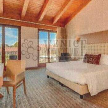 Hotel - albergo in vendita a Bardolino (Verona)