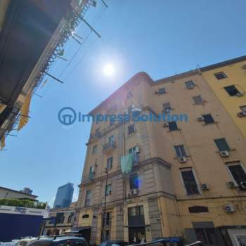 Negozio in affitto a Napoli (Napoli)
