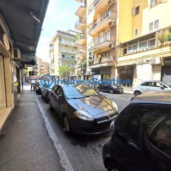 Negozio in affitto a Napoli (Napoli)
