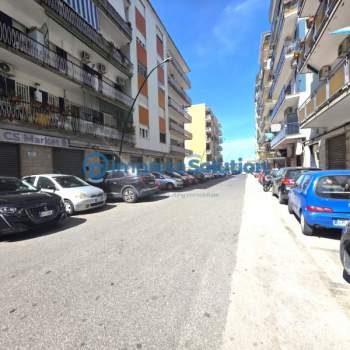Negozio in affitto a Napoli (Napoli)