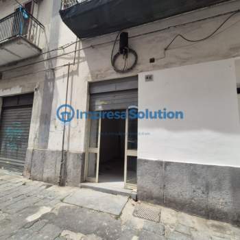 Negozio in affitto a Napoli (Napoli)