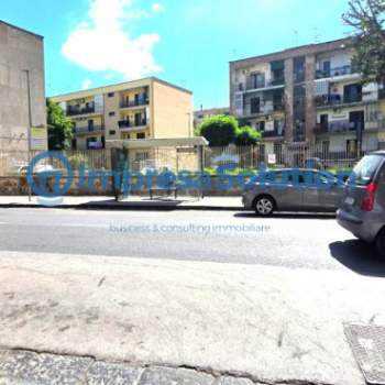 Negozio in affitto a Napoli (Napoli)