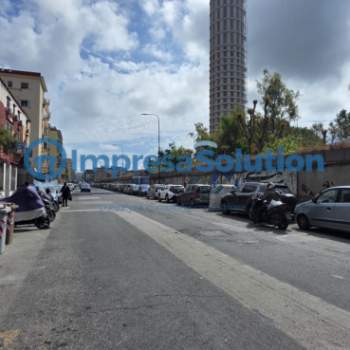 Attivita commerciale in affitto a Napoli (Napoli)
