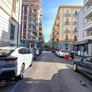 Negozio in affitto a Napoli (Napoli)