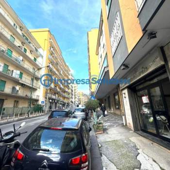 Negozio in affitto a Napoli (Napoli)