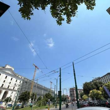 Negozio in affitto a Napoli (Napoli)