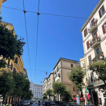 Negozio in affitto a Napoli (Napoli)