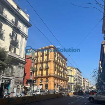 Negozio in affitto a Napoli (Napoli)