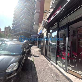 Attivita commerciale in vendita a Napoli (Napoli)