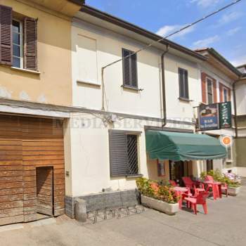 Negozio in vendita a Sannazzaro de' Burgondi (Pavia)