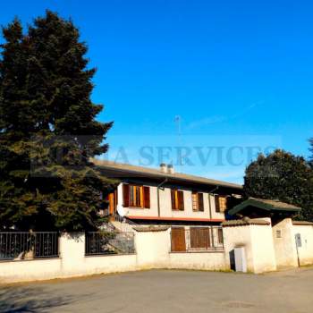 Villa in vendita a Sannazzaro de' Burgondi (Pavia)