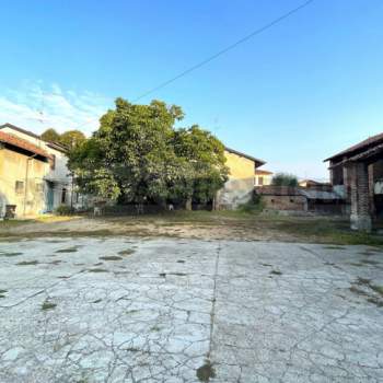 Rustico in vendita a Sannazzaro de' Burgondi (Pavia)