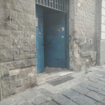 Negozio in affitto a Napoli (Napoli)