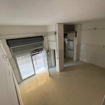Negozio in affitto a Napoli (Napoli)