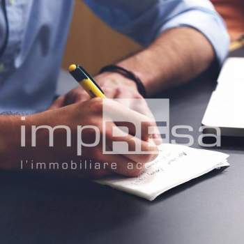 Ufficio in vendita a Montebelluna, Biadene