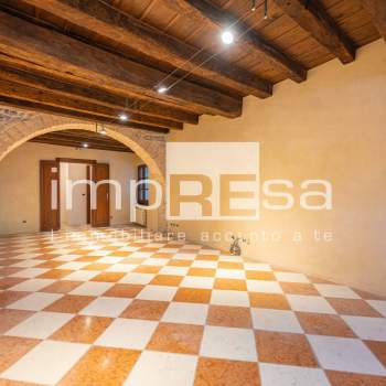 Stabile/Palazzo a Valvasone Arzene (Pordenone)
