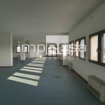 Ufficio in vendita a Treviso, Castellana