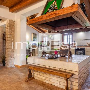 Rustico/Casale/Corte a Spresiano (Treviso)