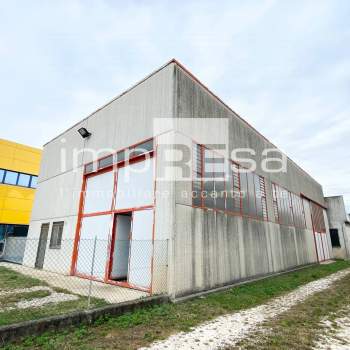 Magazzino a Ponzano Veneto (Treviso)