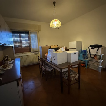 OLMO DI MIRA PORZIONE DI TRIFAMILARE CON GIARDINO