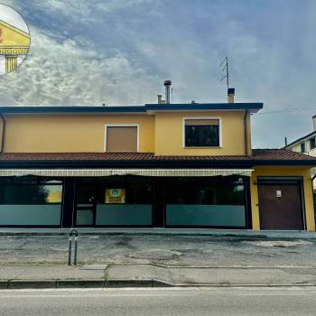 Locale commerciale in affitto a Ponzano Veneto, Ponzano