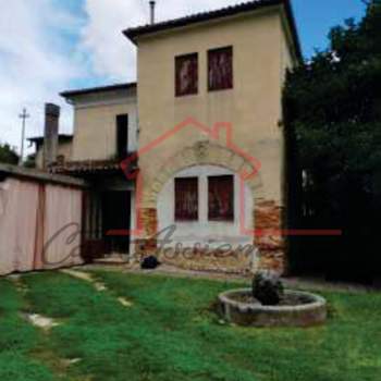 Rustico in vendita a San Zenone degli Ezzelini (Treviso)