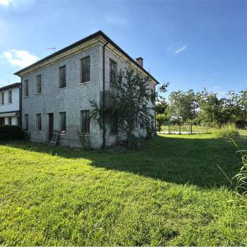 Porzione di Casa in Vendita a Treviso zona Parco Storga a Treviso