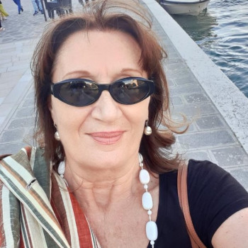 Loris, signora elegante e curata 
