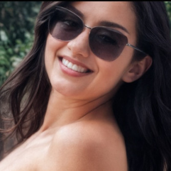 Luisella, donna allegra e sorridente 