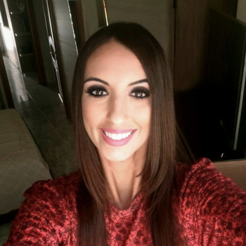 Oriana, laureata, donna di bella presenza 