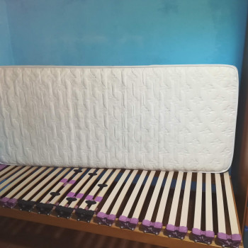 Letto singolo con doghe e materasso antiacaro