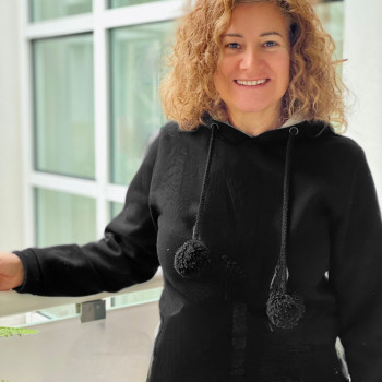 Lucia, donna solare e intraprendente 