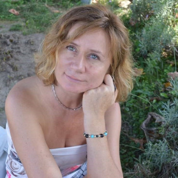 Tania, donna affettuosa e comprensiva 