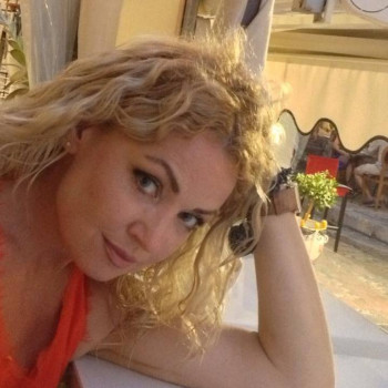 Elenia, donna di bella presenza 