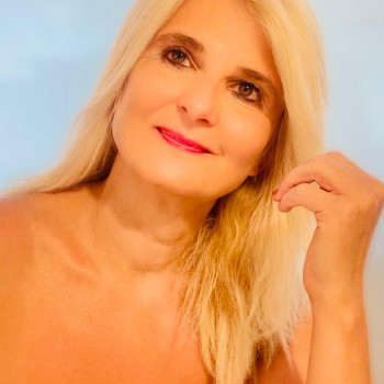 Lidia, donna romantica e generosa 