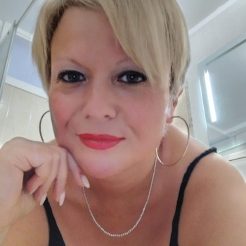 Veronica, donna affettuosa e sensuale 