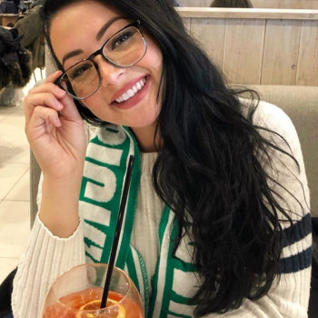 Veronica, ragazza single 